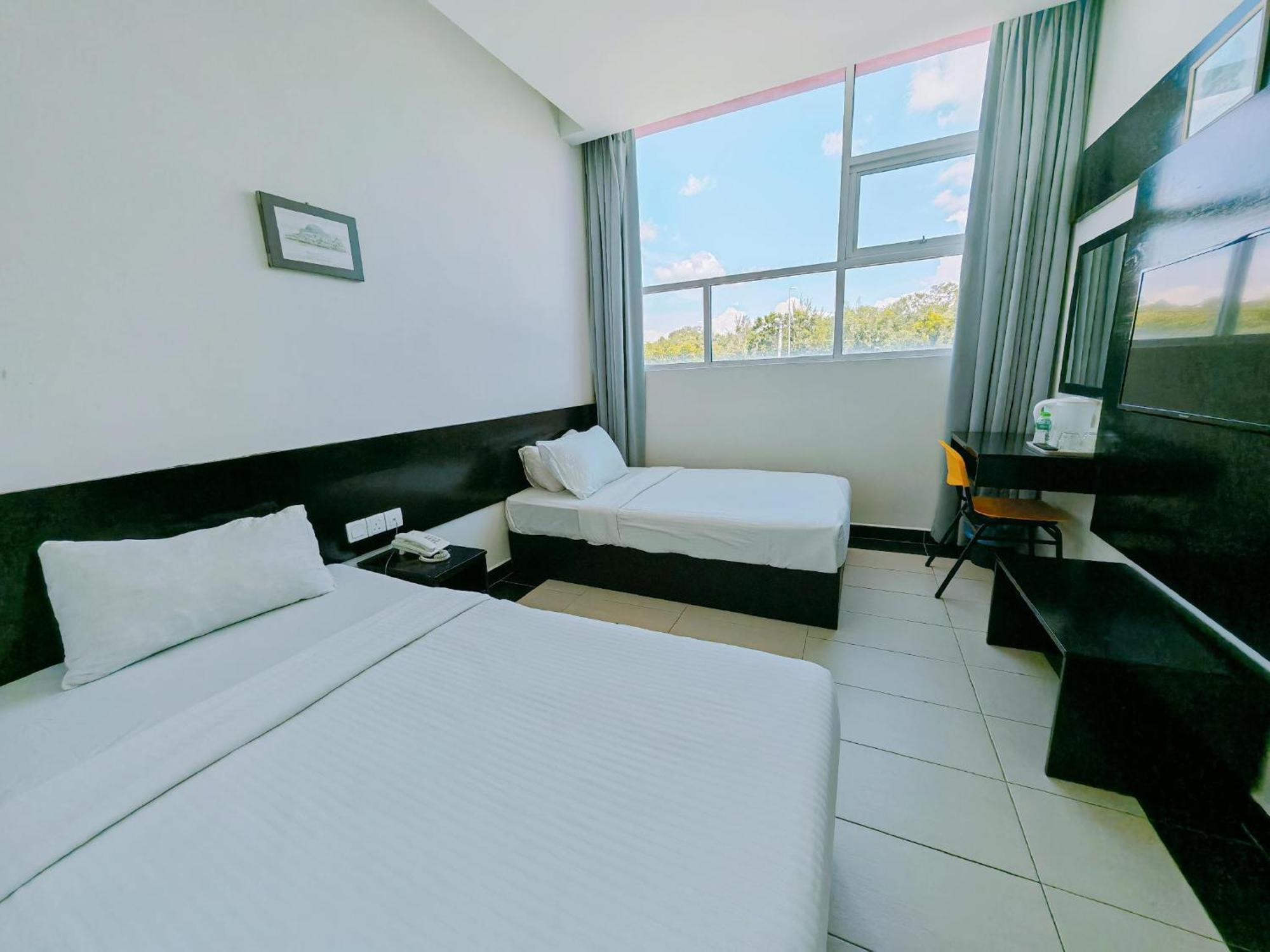 Citrine Hotel Seri Iskandar Exterior foto